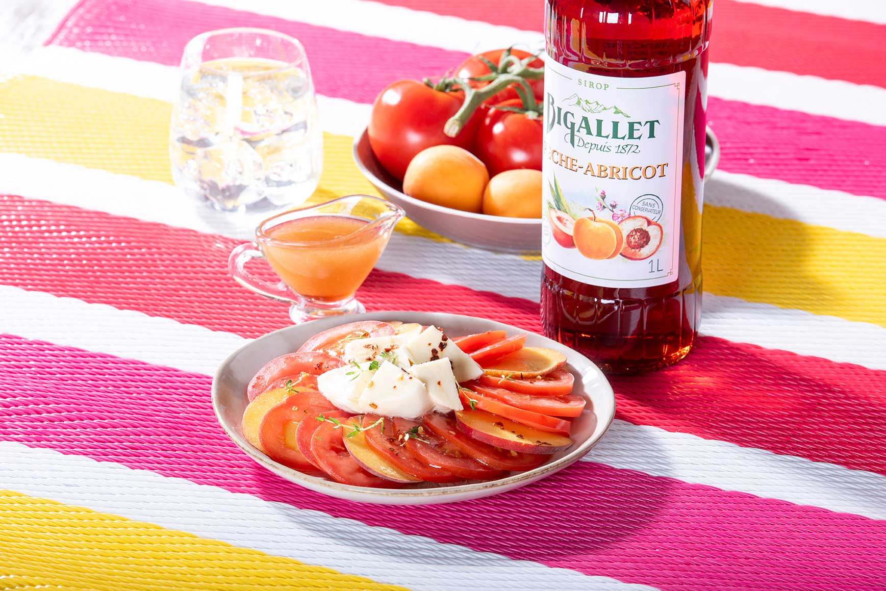Salade Tomate Burrata et sa vinaigrette Pêche-Abricot